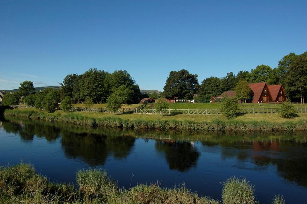 River Edge Lodges Bridge of Earn Exterior foto