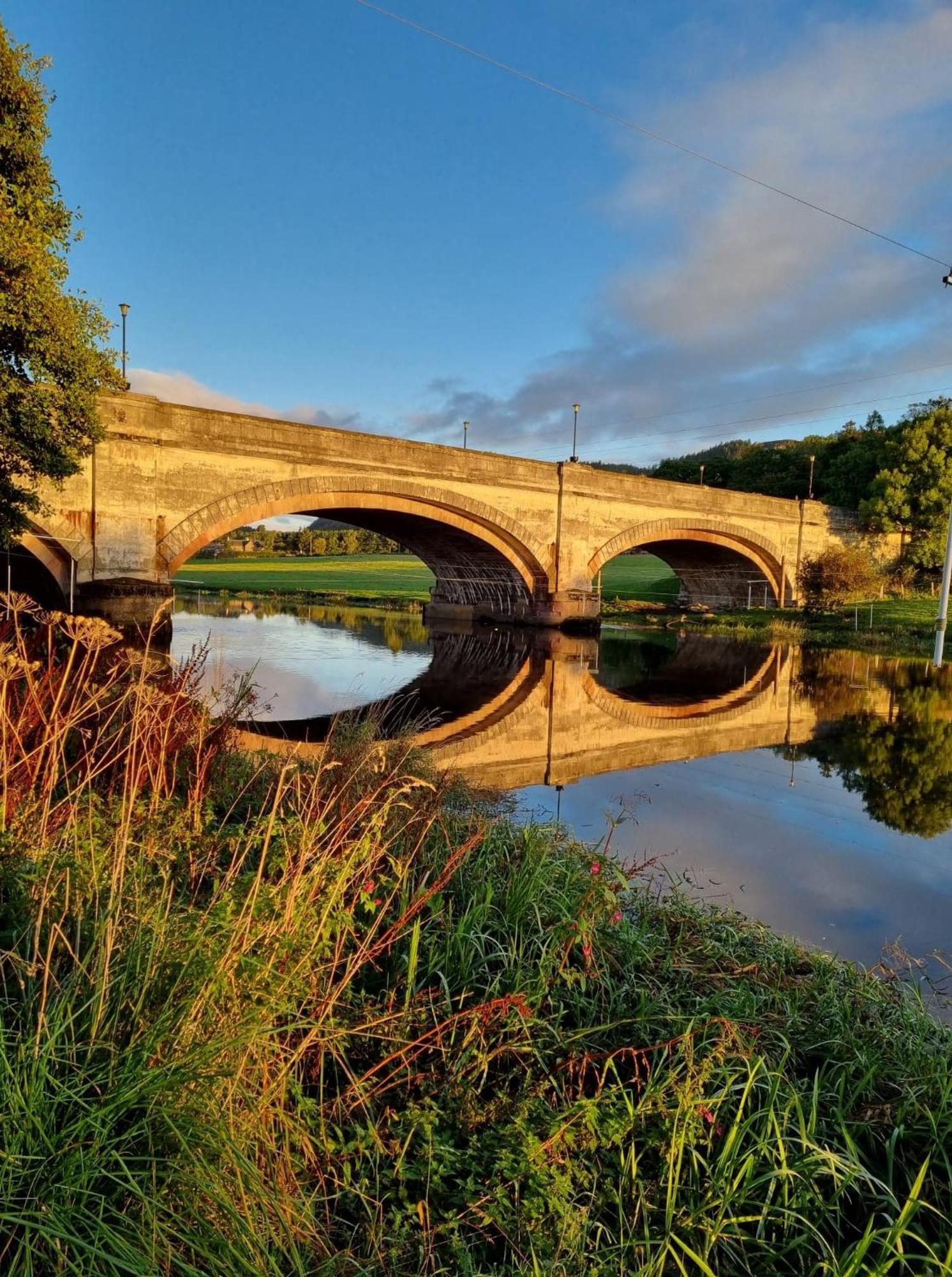 River Edge Lodges Bridge of Earn Exterior foto